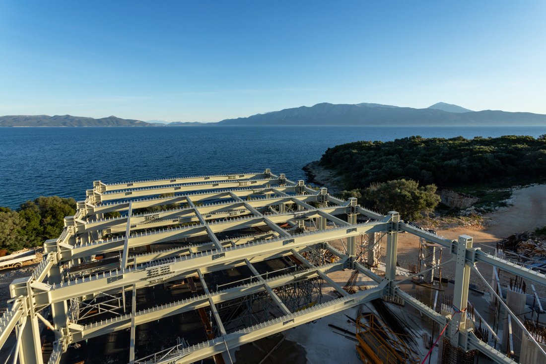 Main Villa, Μεγανήσι