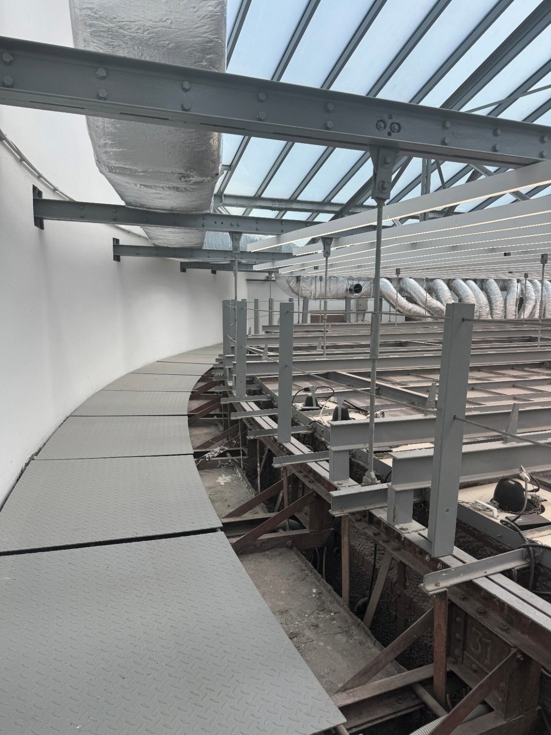 Reinforcment of the Steel Roof of the Hellenic Parlaiment